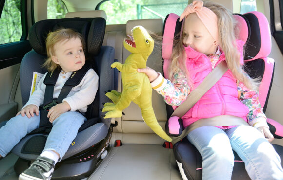 Podział fotelików samochodowych – jak dobrać fotelik do wieku i wagi dziecka?